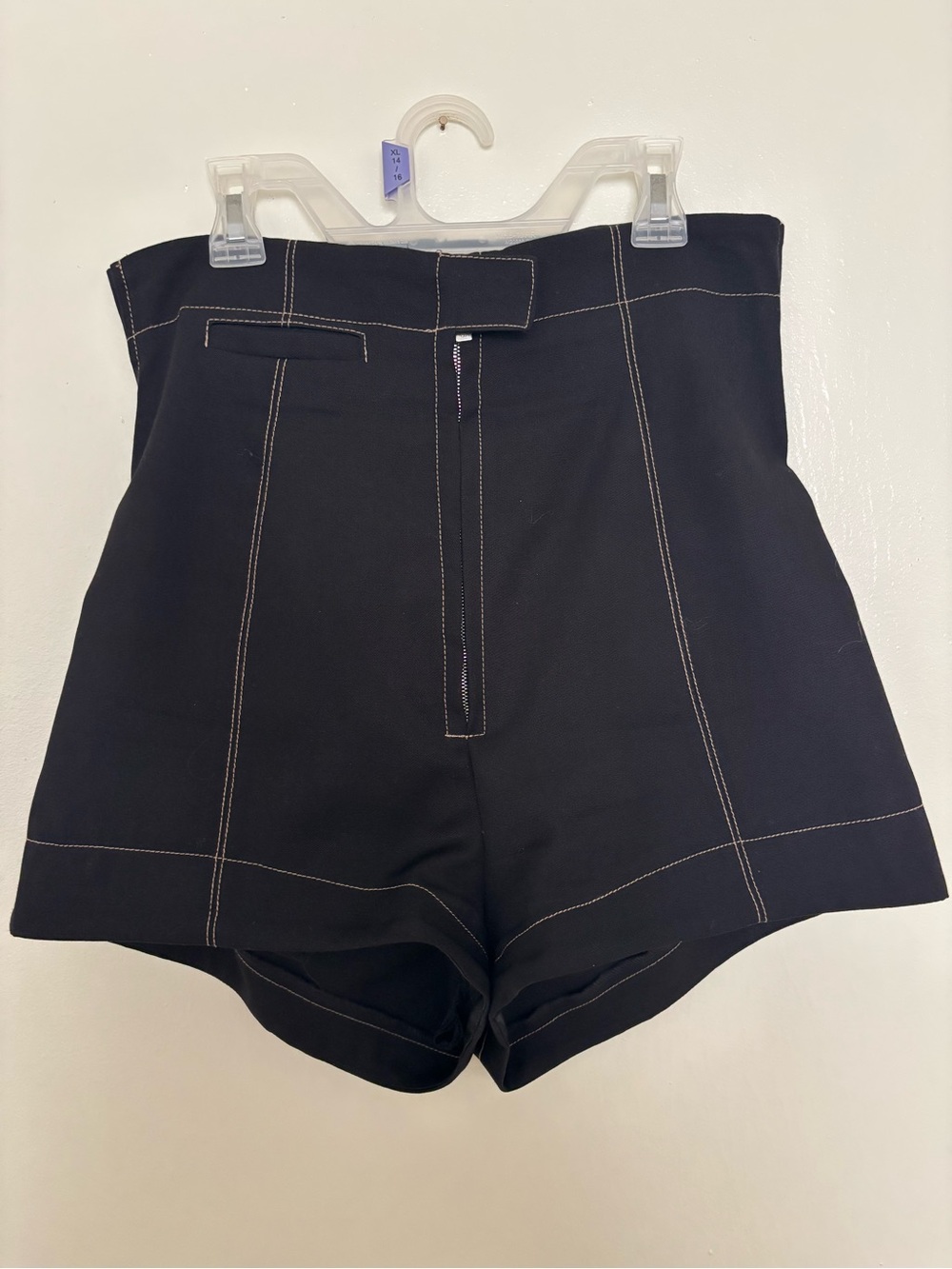 JACQUEMUS Le Raphia High-Waist Black Contrast-Stitch Women's Shorts - Picture 4 of 11